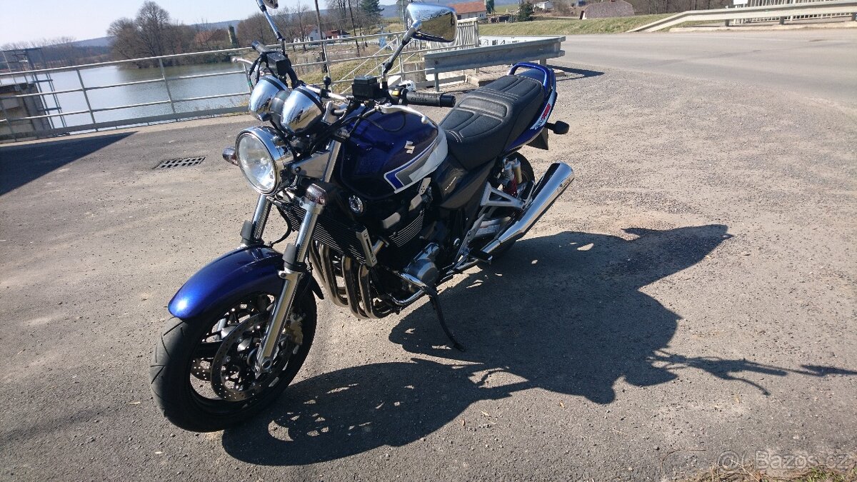 Suzuki GSX 1400 - 2