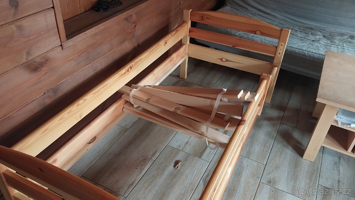 Dětská postel. - 2