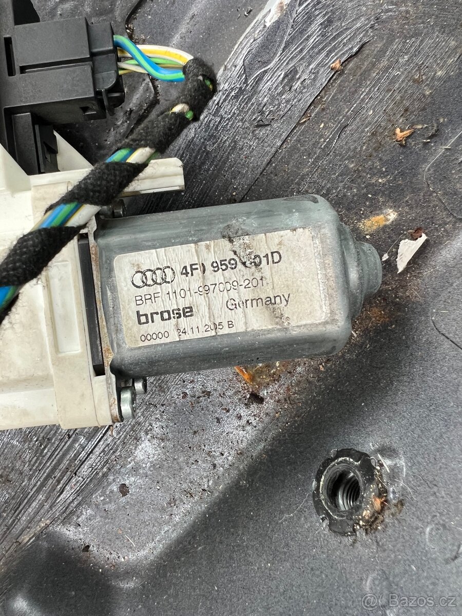 Audi a6 4f předni levá stahovačka - 2