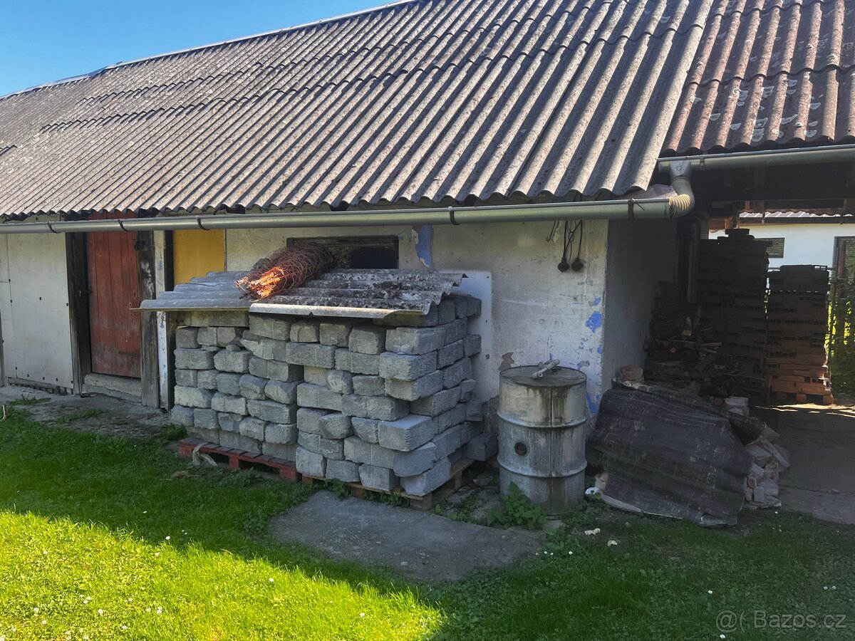 Staré tvárnice a cihly - 2