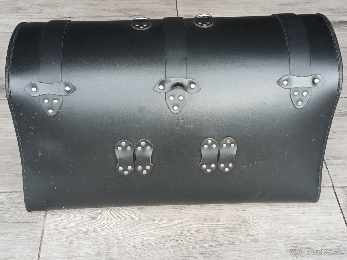 Zadní brašna na custom - 2