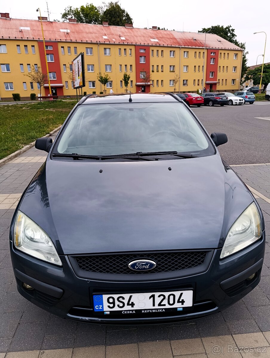 Ford Focus 2005, 1.6 benzín - 2
