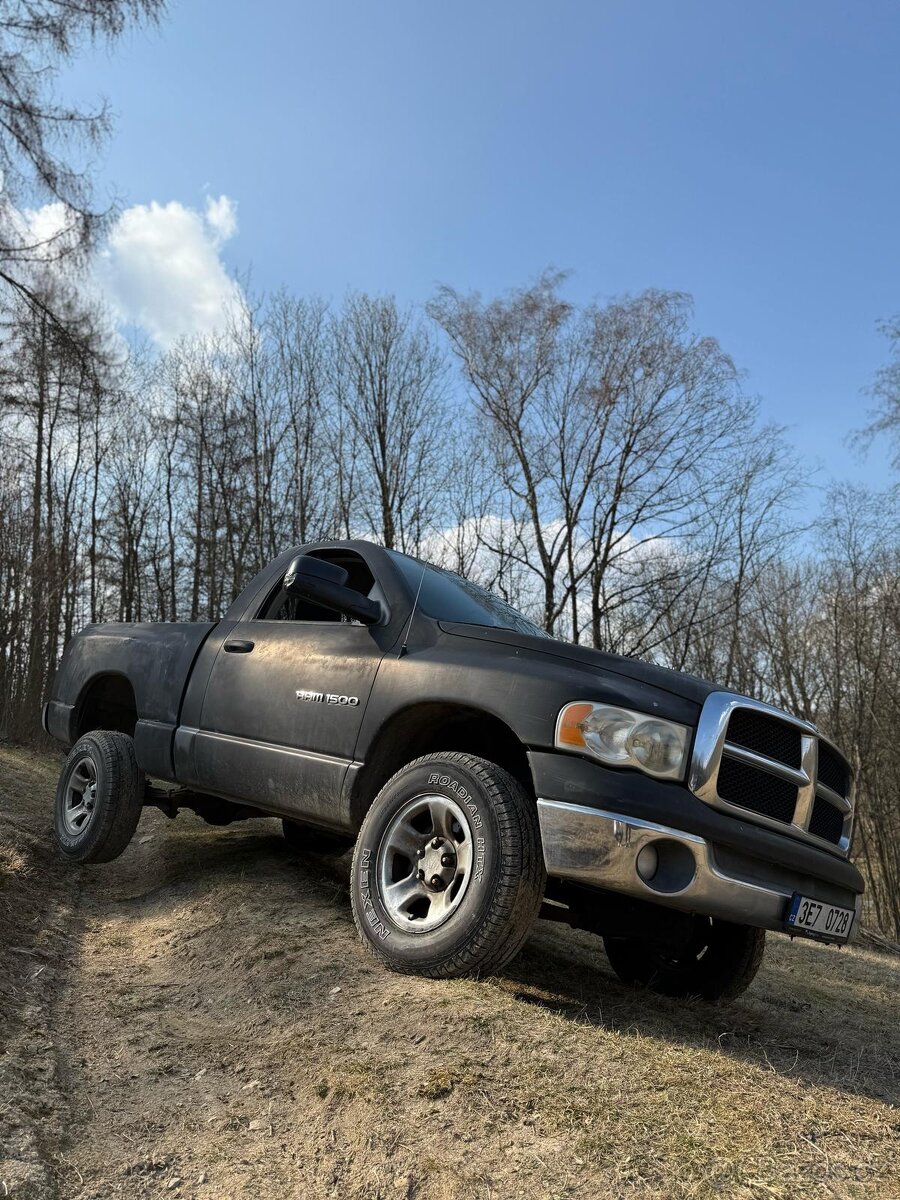 DODGE RAM 1500 SLT 4x4