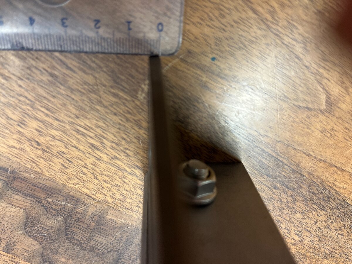 Nerezový úchyt na falcovou krytinu - 2