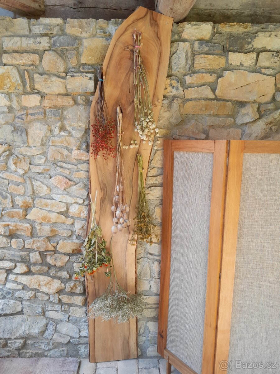 Věšák z ořechového dřeva - 2