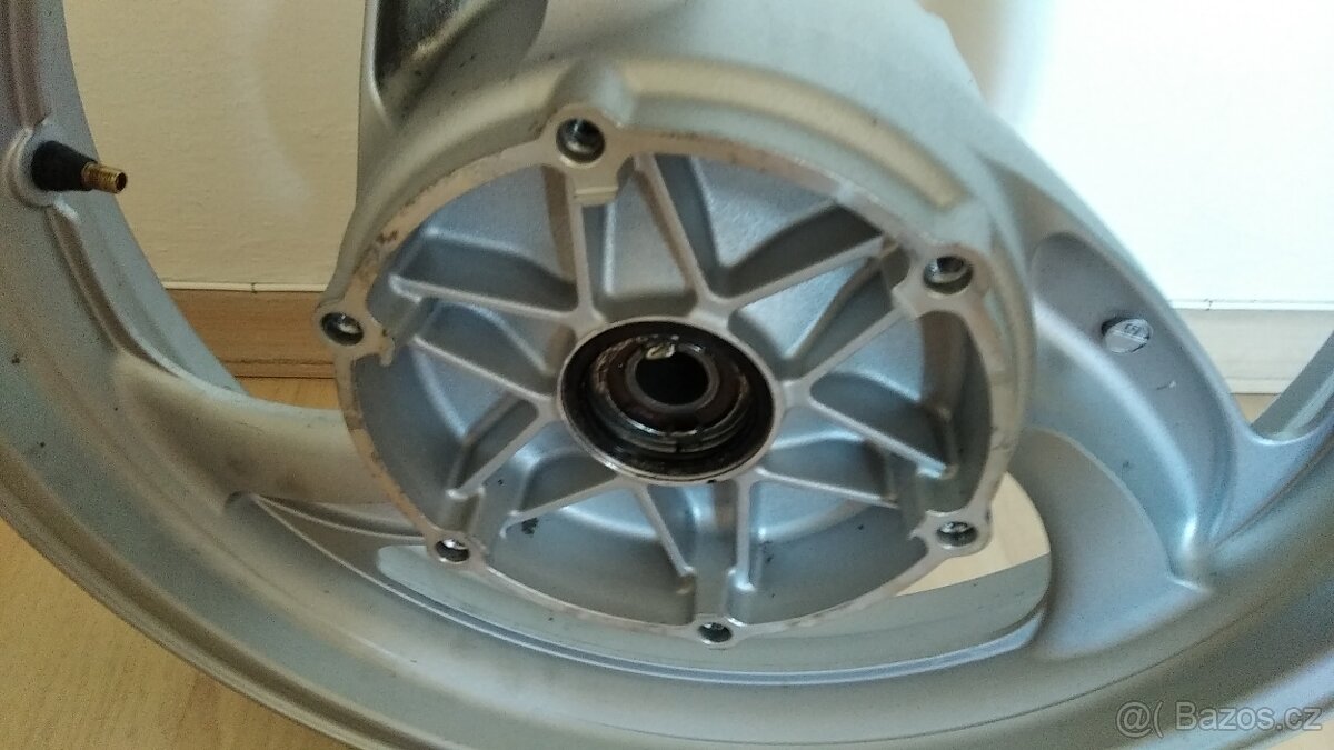 Honda NT 650V Deauville - přední kolo. - 2