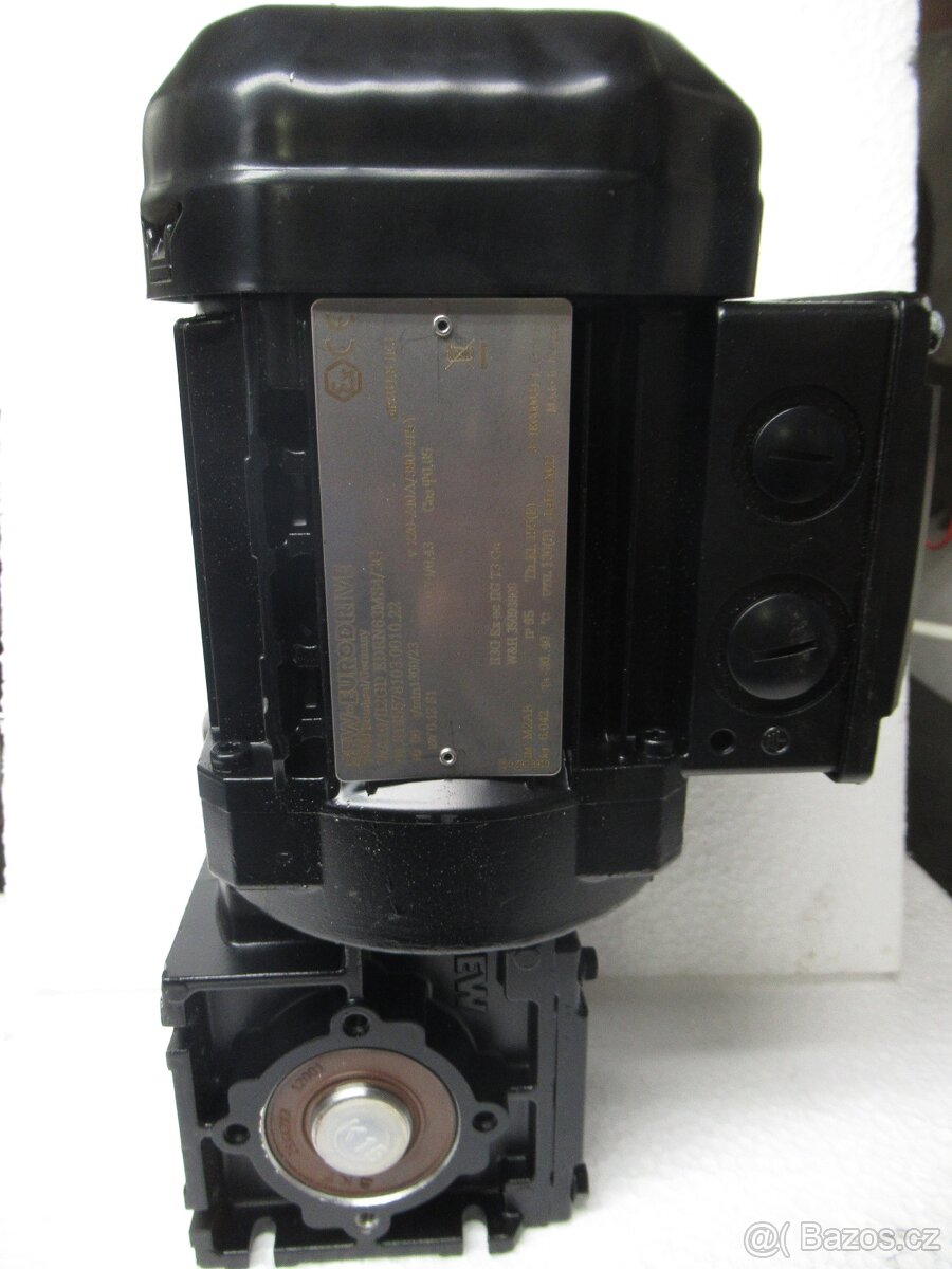 SEW-NOVÁ úhlová elektropřevodovka 400V.0,12kw.otáčky 23min. - 2