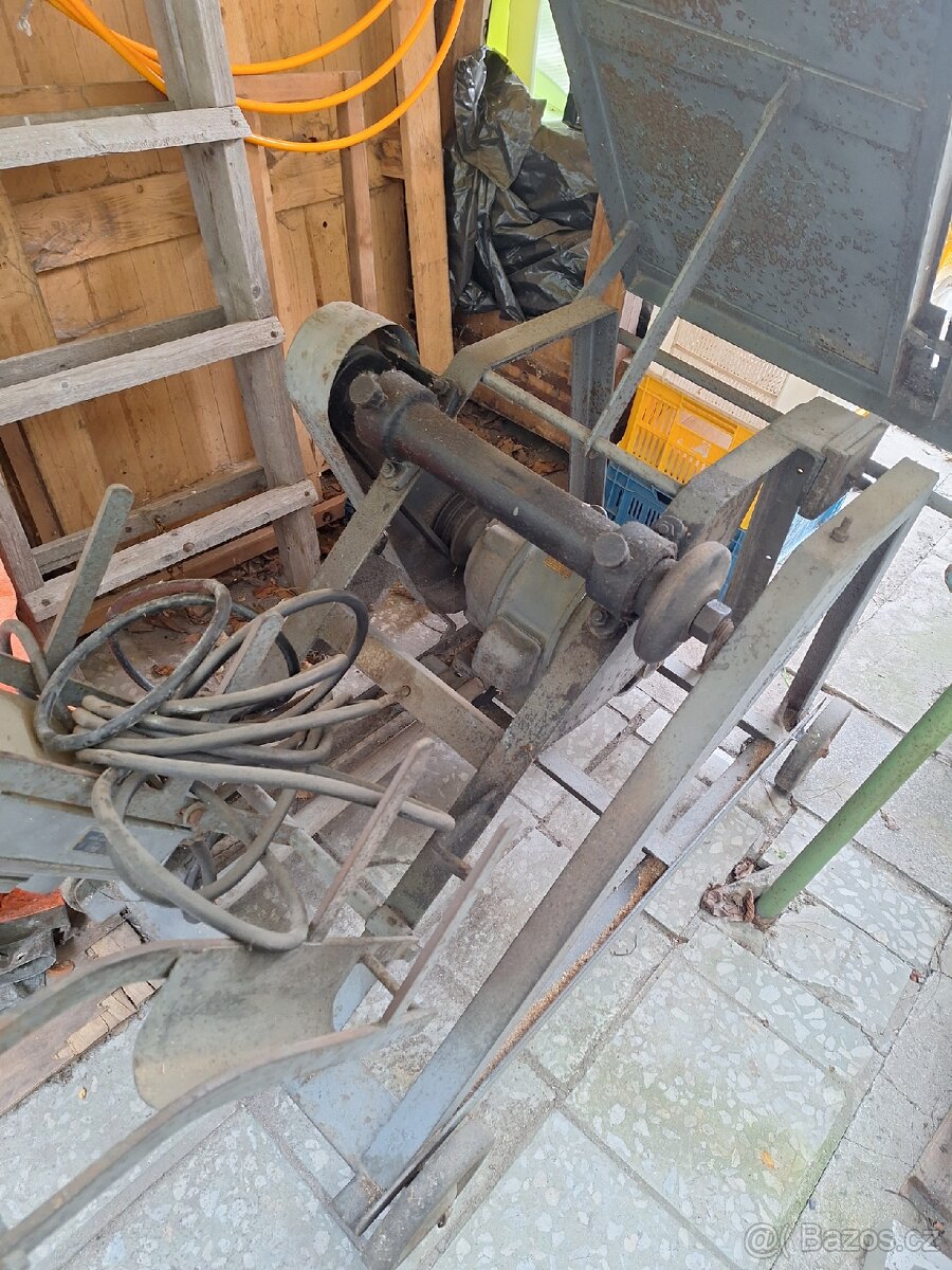 Kolébkou cirkulárku tovární výroby - 2