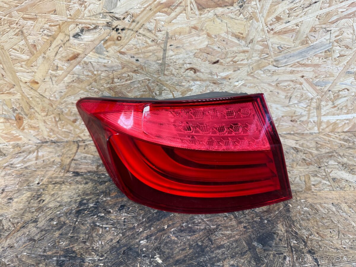 ZADNÍ LEVÉ LED SVĚTLO BMW F10 - 2