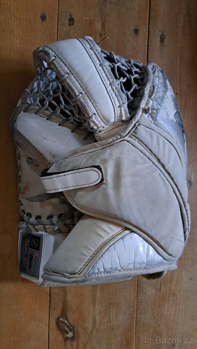 Brankář rukavice opačný gard - 2