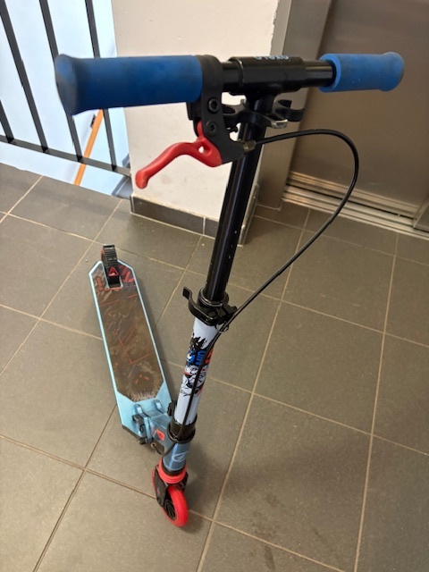 Dětská koloběžka OXELO s brzdou a odpružením MID5 - 2