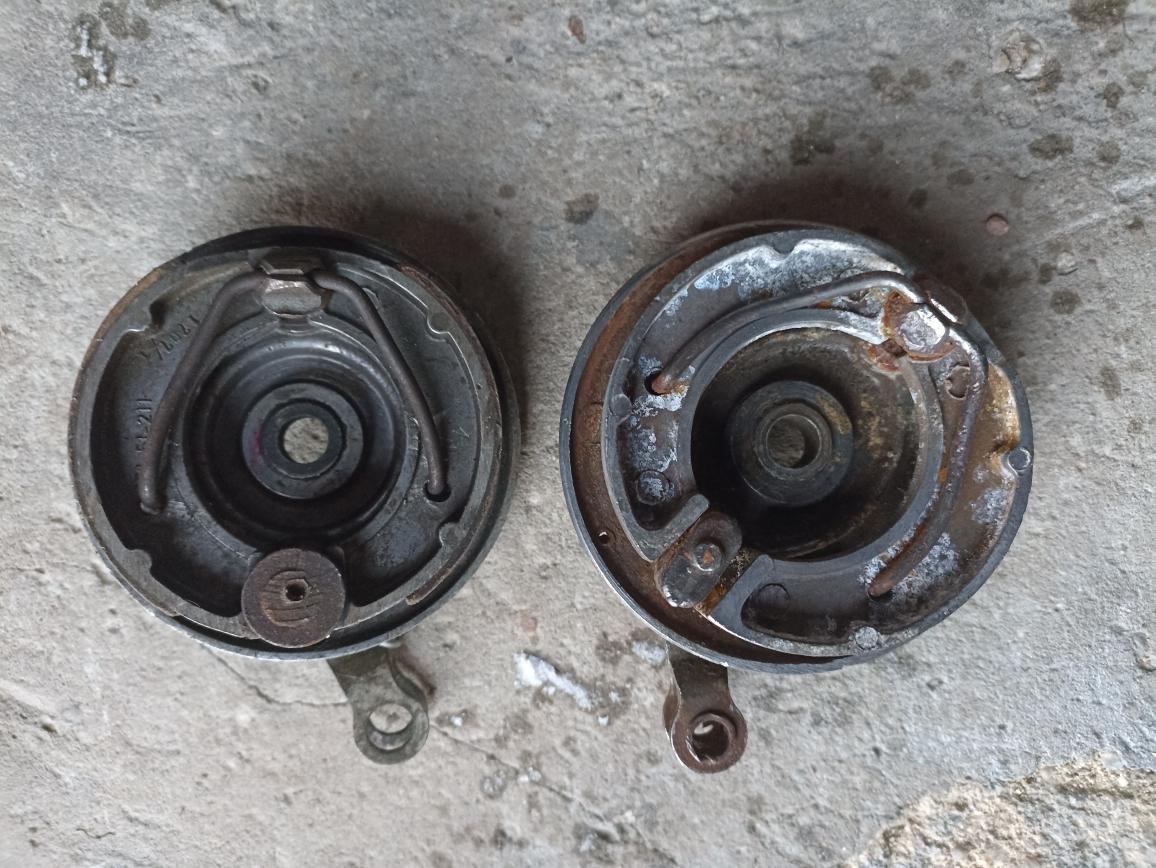 Brzdový štít -Př.vidlice-maska světla Stadion s11,22 - 2