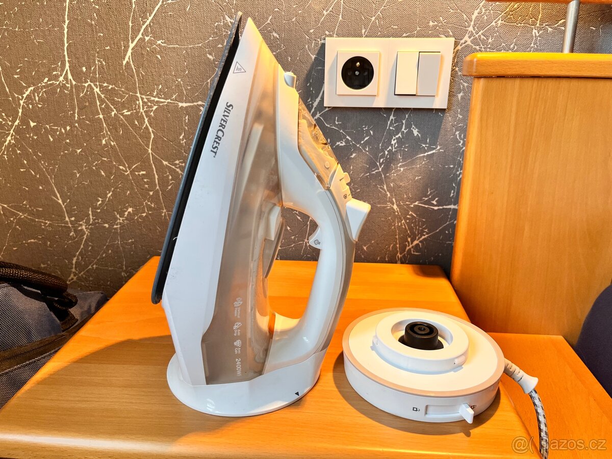 Bezdrátová napařovací žehlička - 2