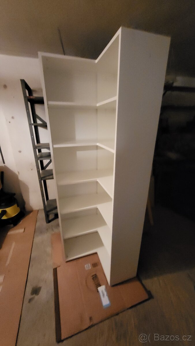 rohová knihovna bílá 70x70 - 2