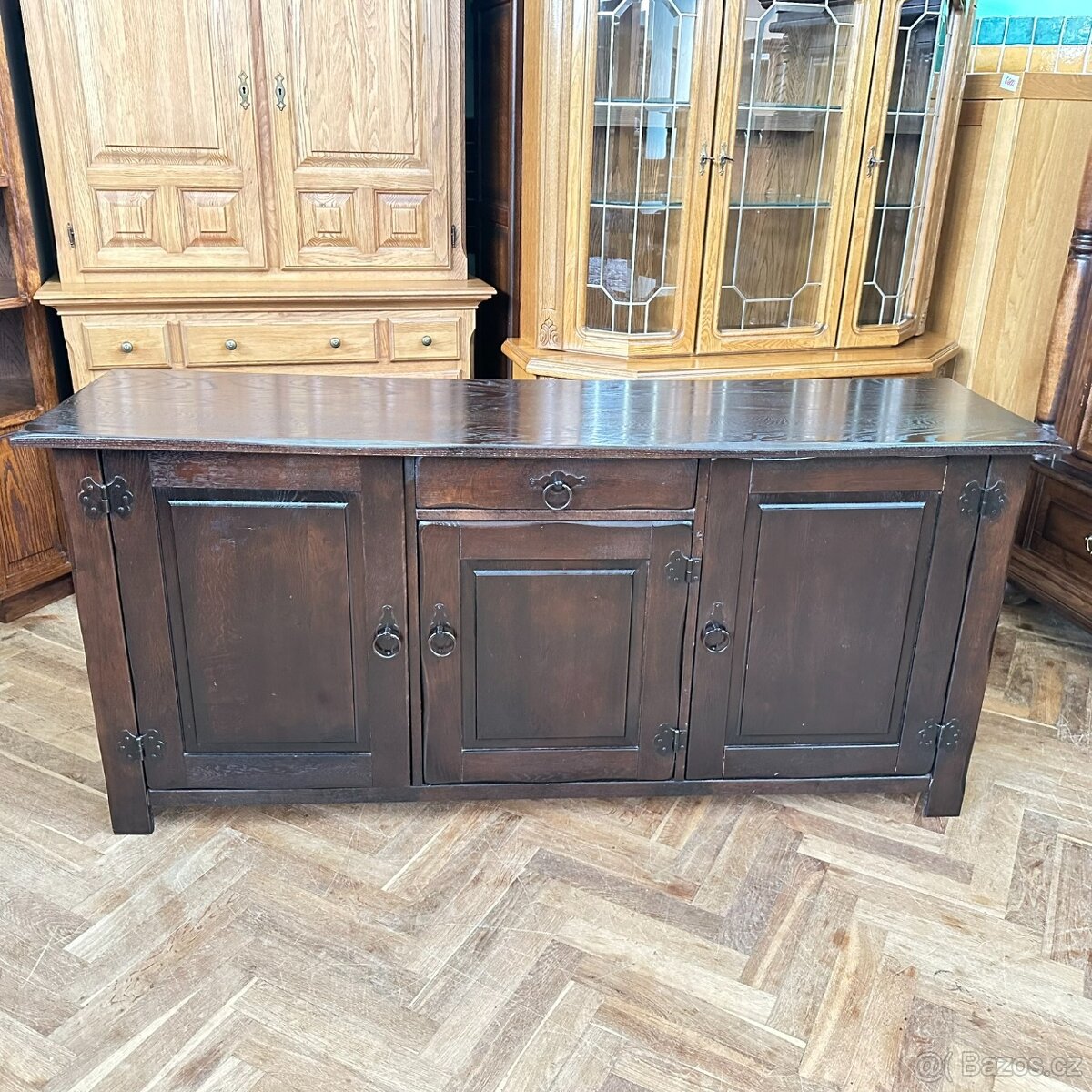 Dresoar hradní styl kování, tmavý dub celomasiv, - 2