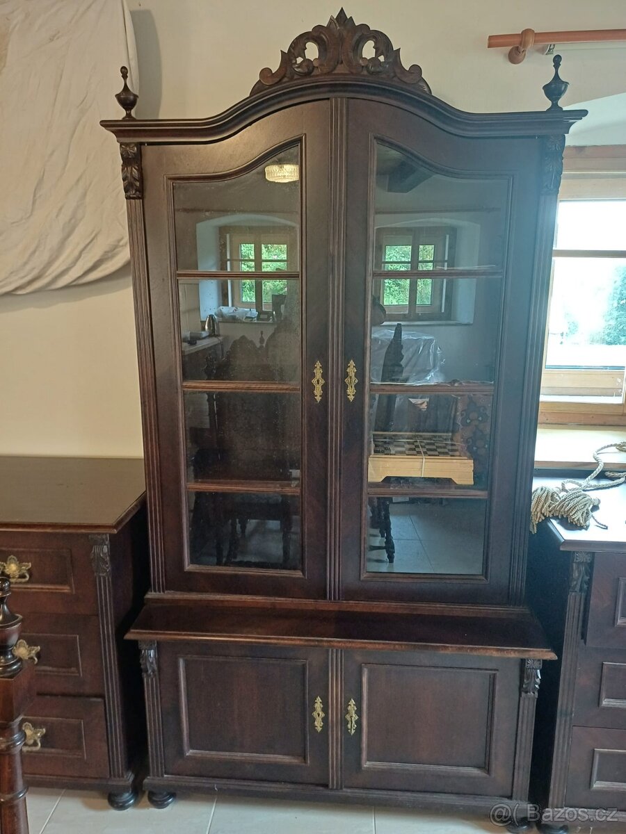 Komody a vytríny - 2