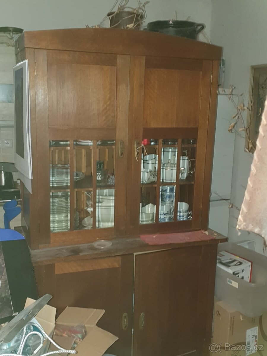 Kredenc se skleníkem - 2