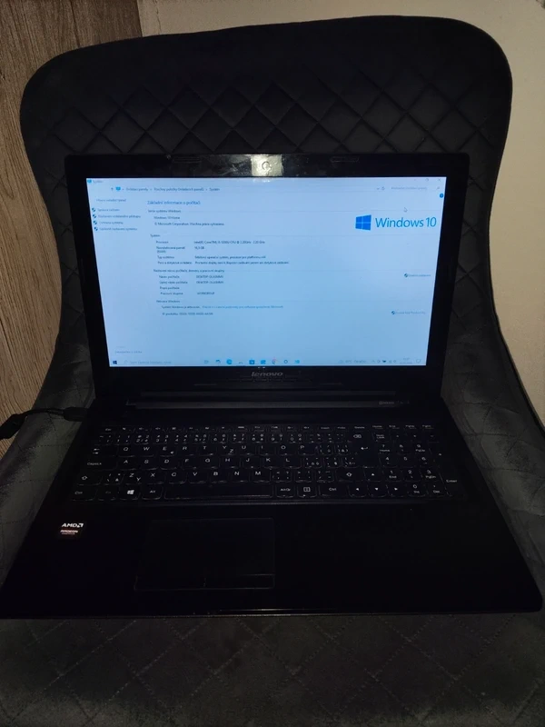 Notebook značky Lenovo - 2