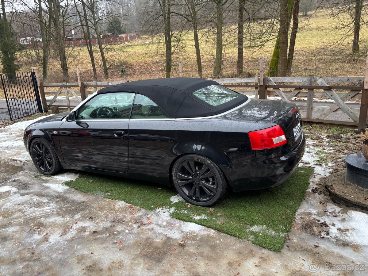 Audi A4 Cabrio 2.5 TDI manuál - 2