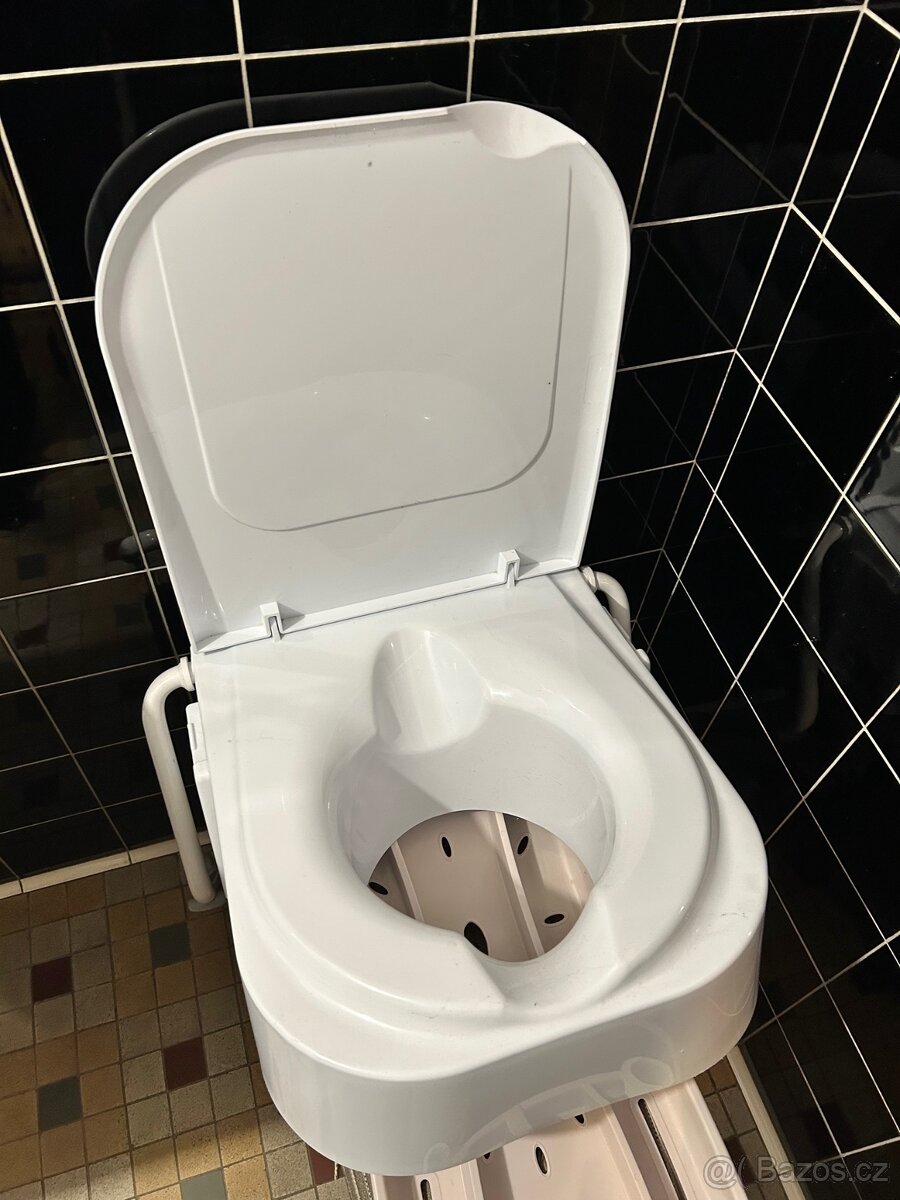 Nástavec na wc s poklopem - 2
