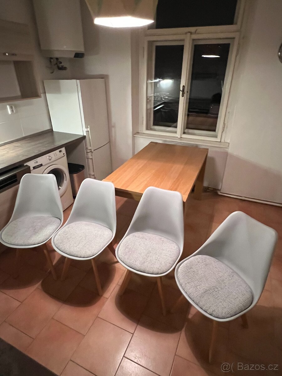 Jídelní stůl + 4 židle - 2