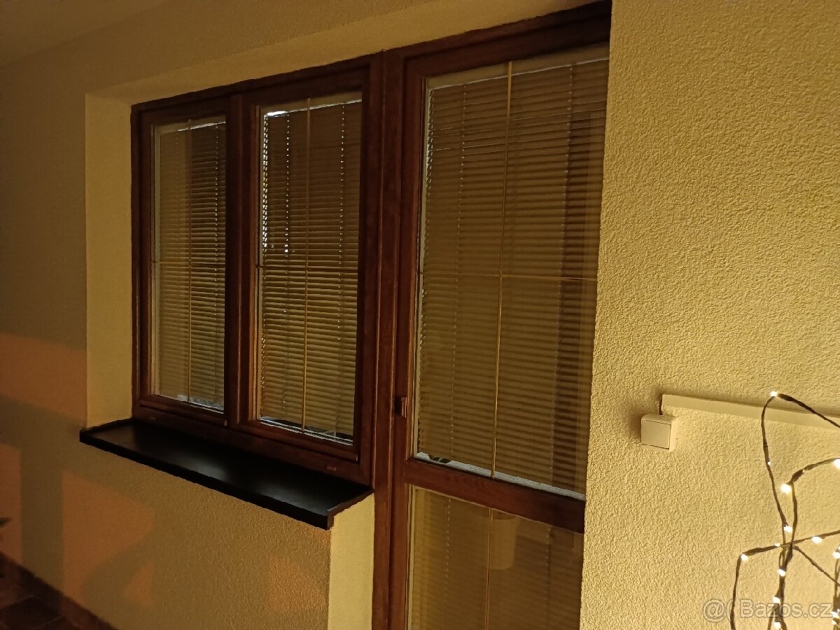 Plastové dveře a okno - 2