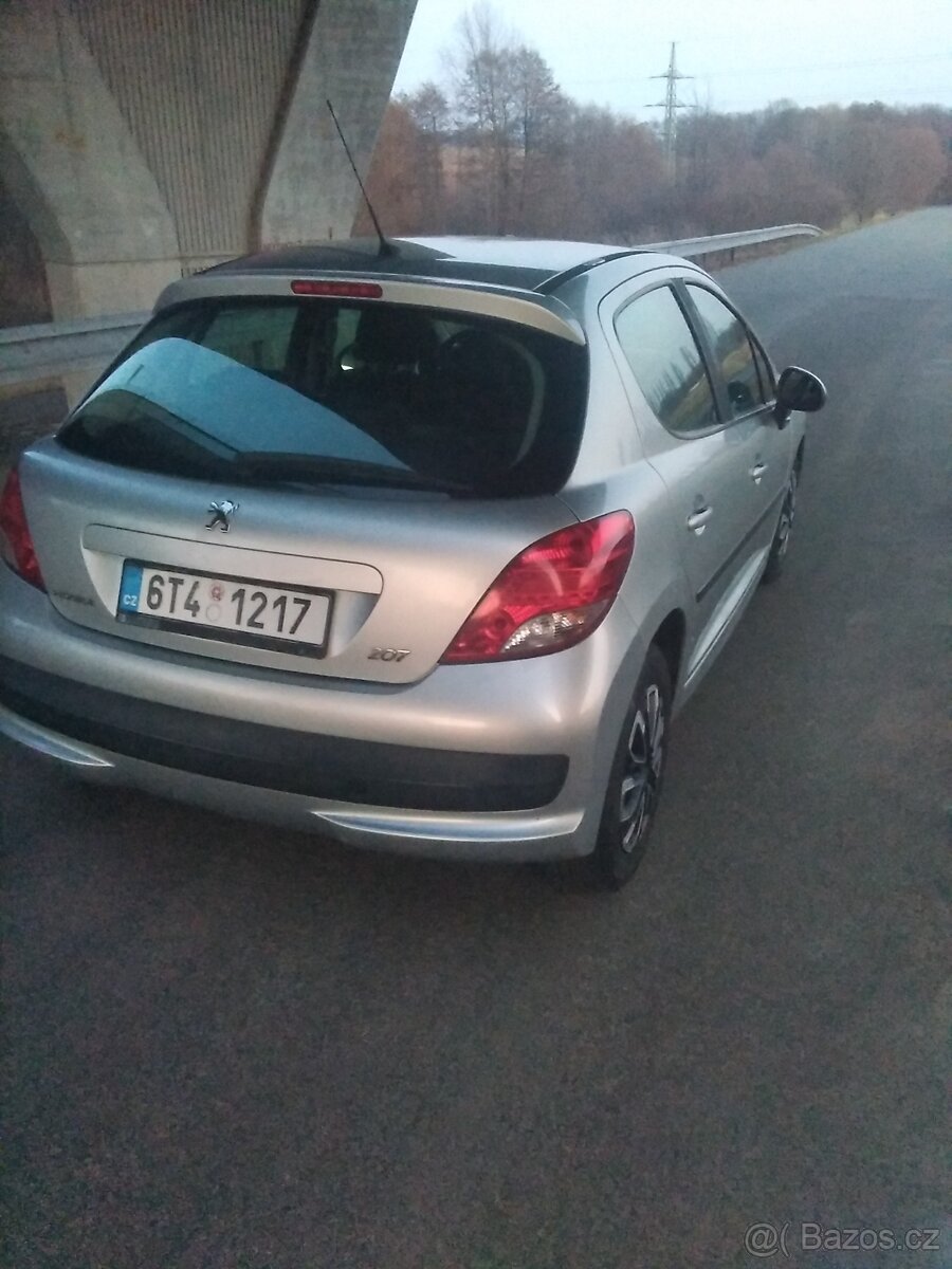 Peugeot 207 , 1.4 i - 2