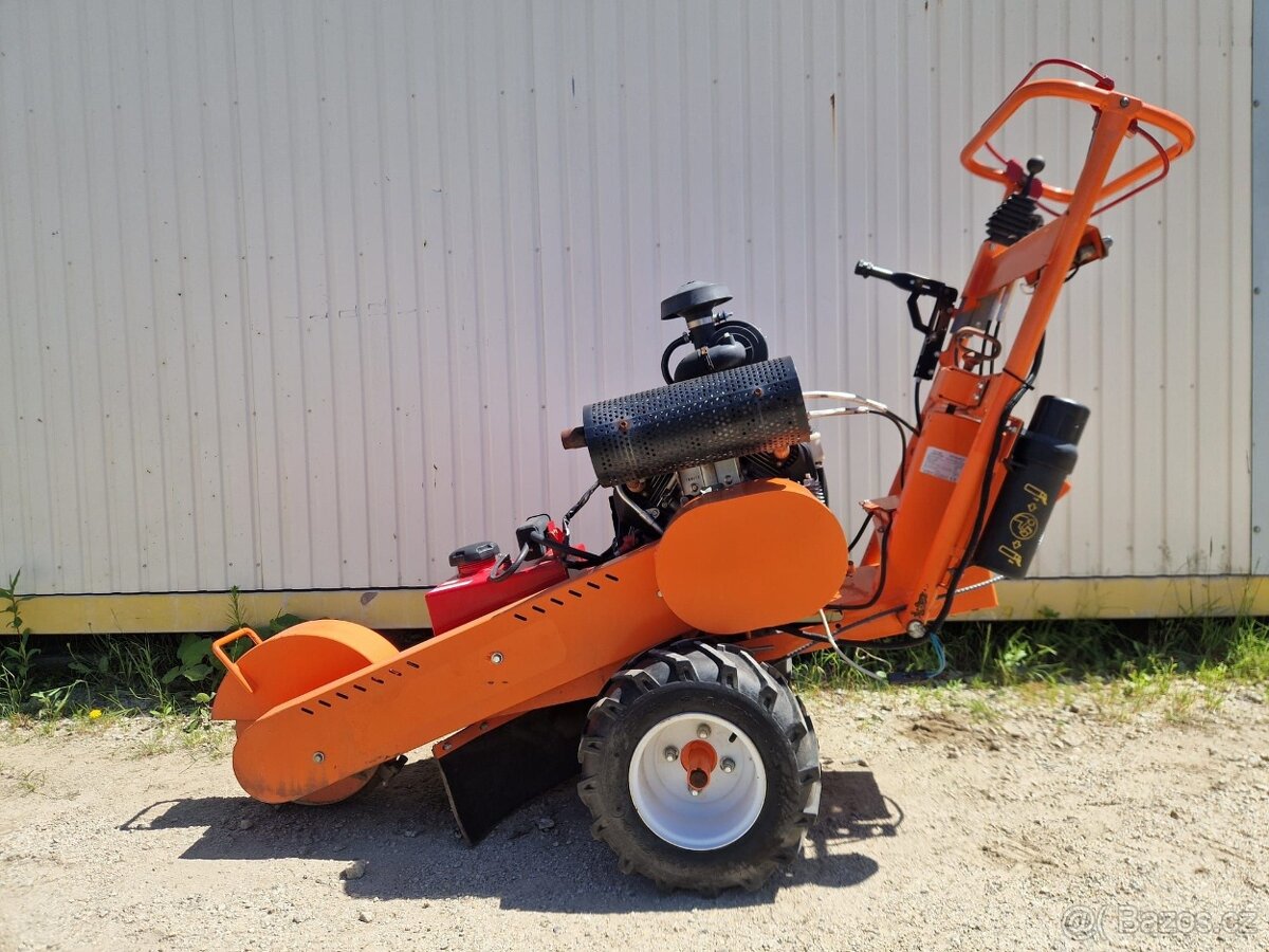 Fréza na pařezy - 2