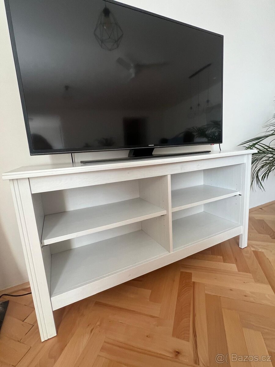 Skříň pod TV - 2
