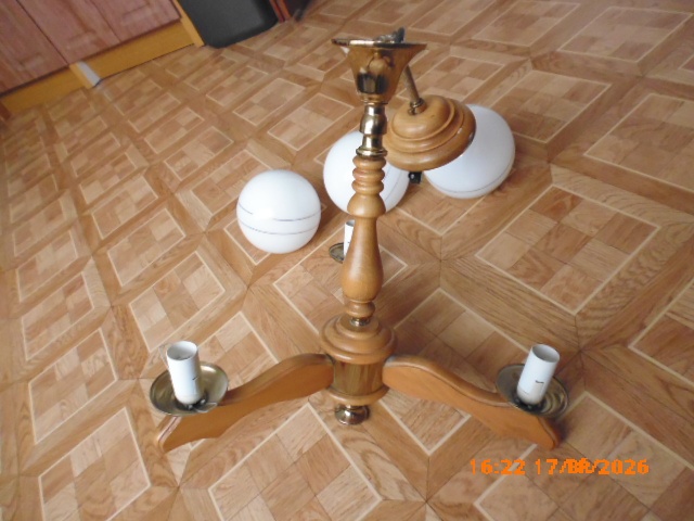 Lustr tříramenný dřevěný - 2