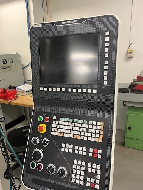 CNC frézovací centrum DMG CMX 600V - 2