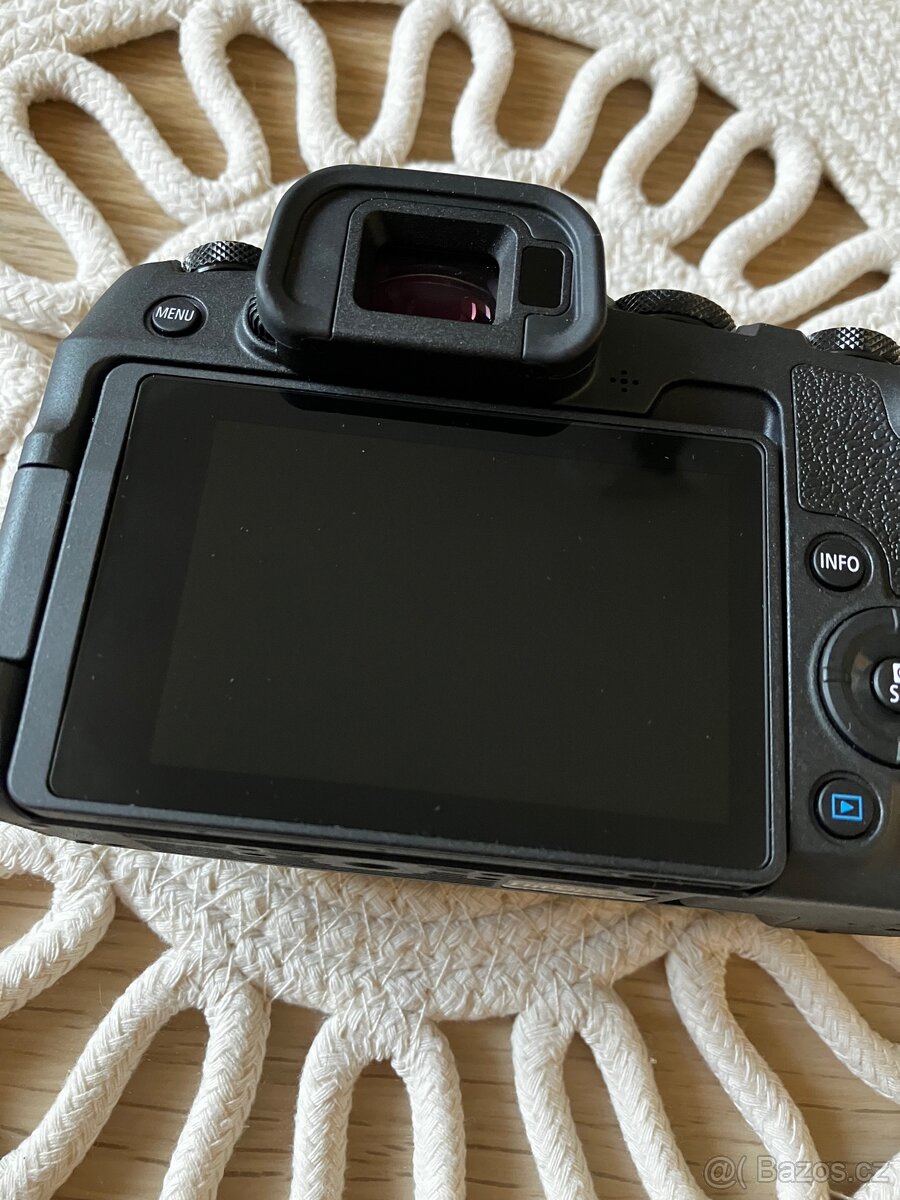 Canon EOS RP + příslušenství - 2