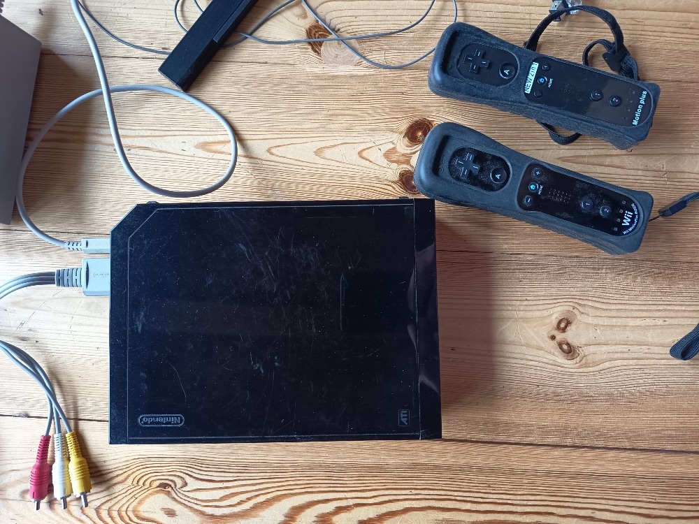 Prodám Nintendo Wii - 2