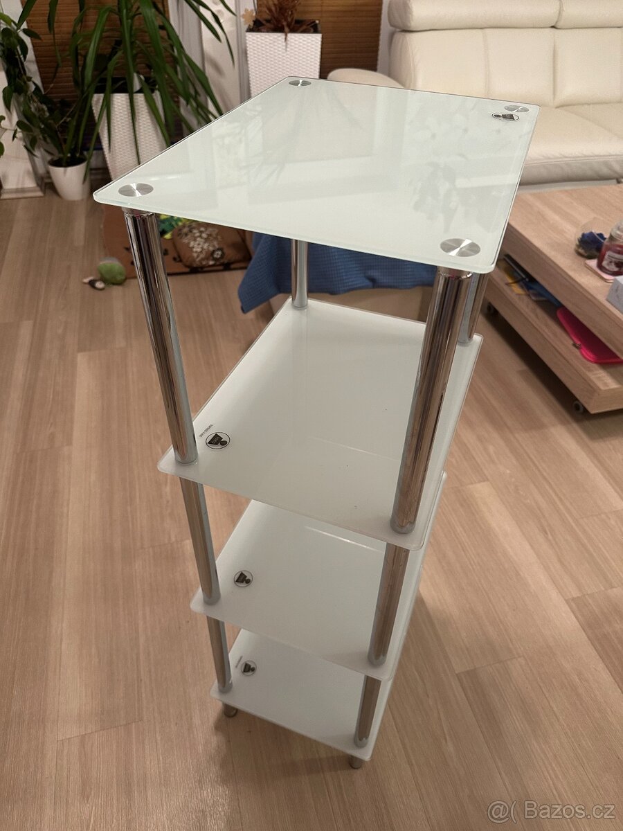 prosklená police - 2