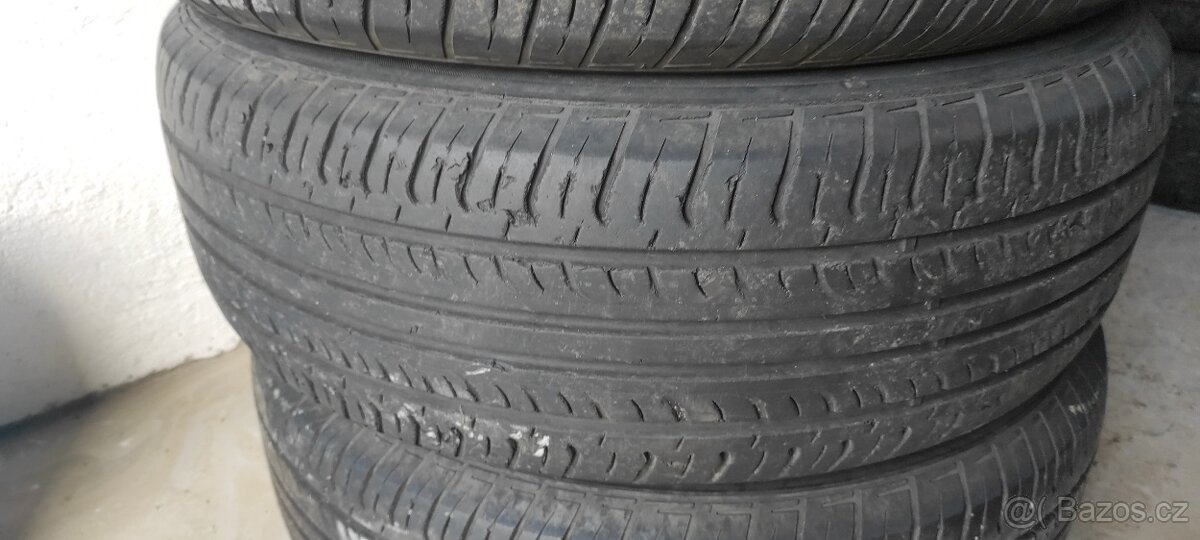 Pneu 225/60 r17 - 2