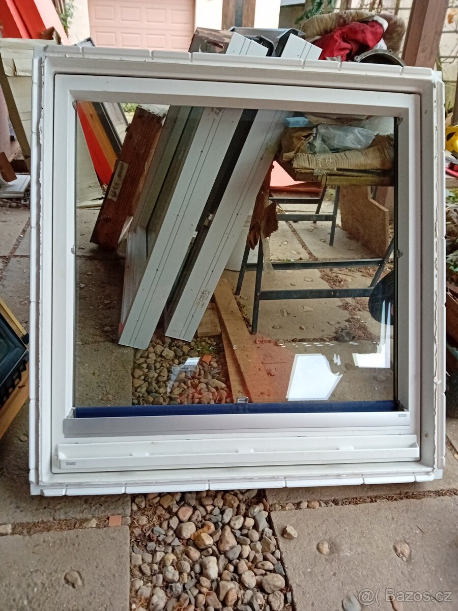 Střešní okno 114x118 - 2