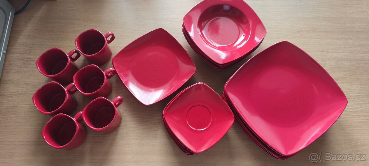 Jídelní sada hranatých talířů - 2