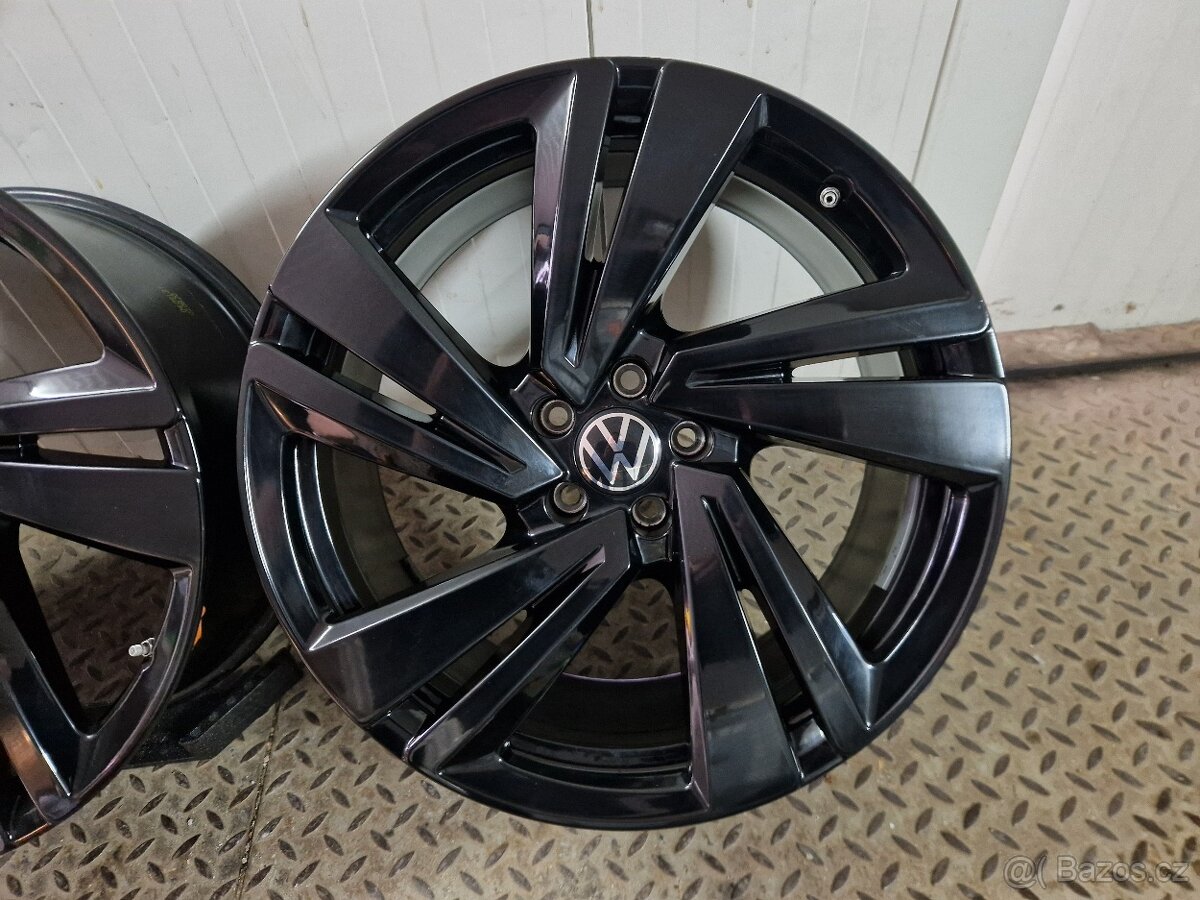 VW Nevada Touareg CR7 Rline 5x112 R20 - 2