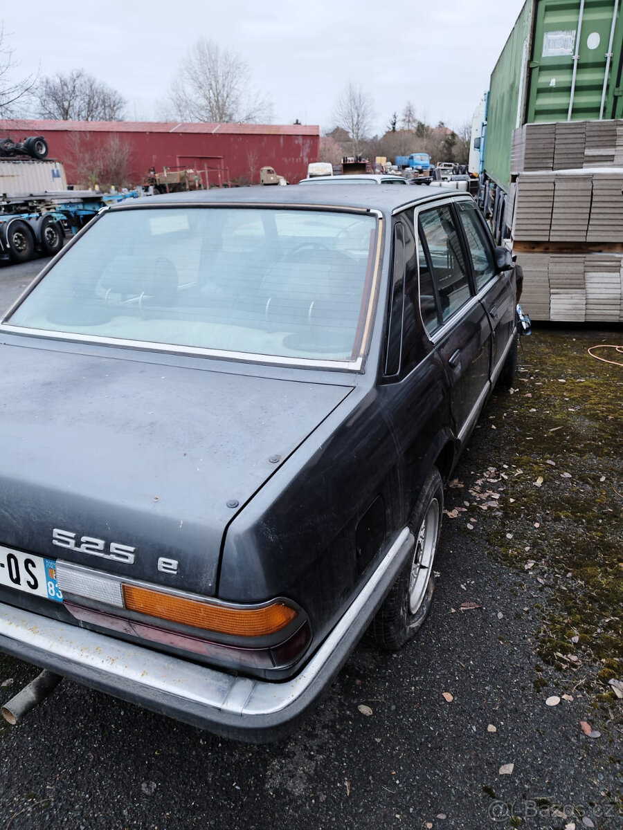 BMW E 28 525e - 2