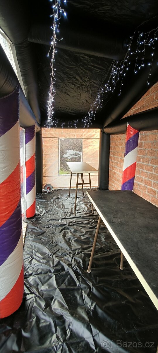 Prodejní stánek, skákací hrad, - 2