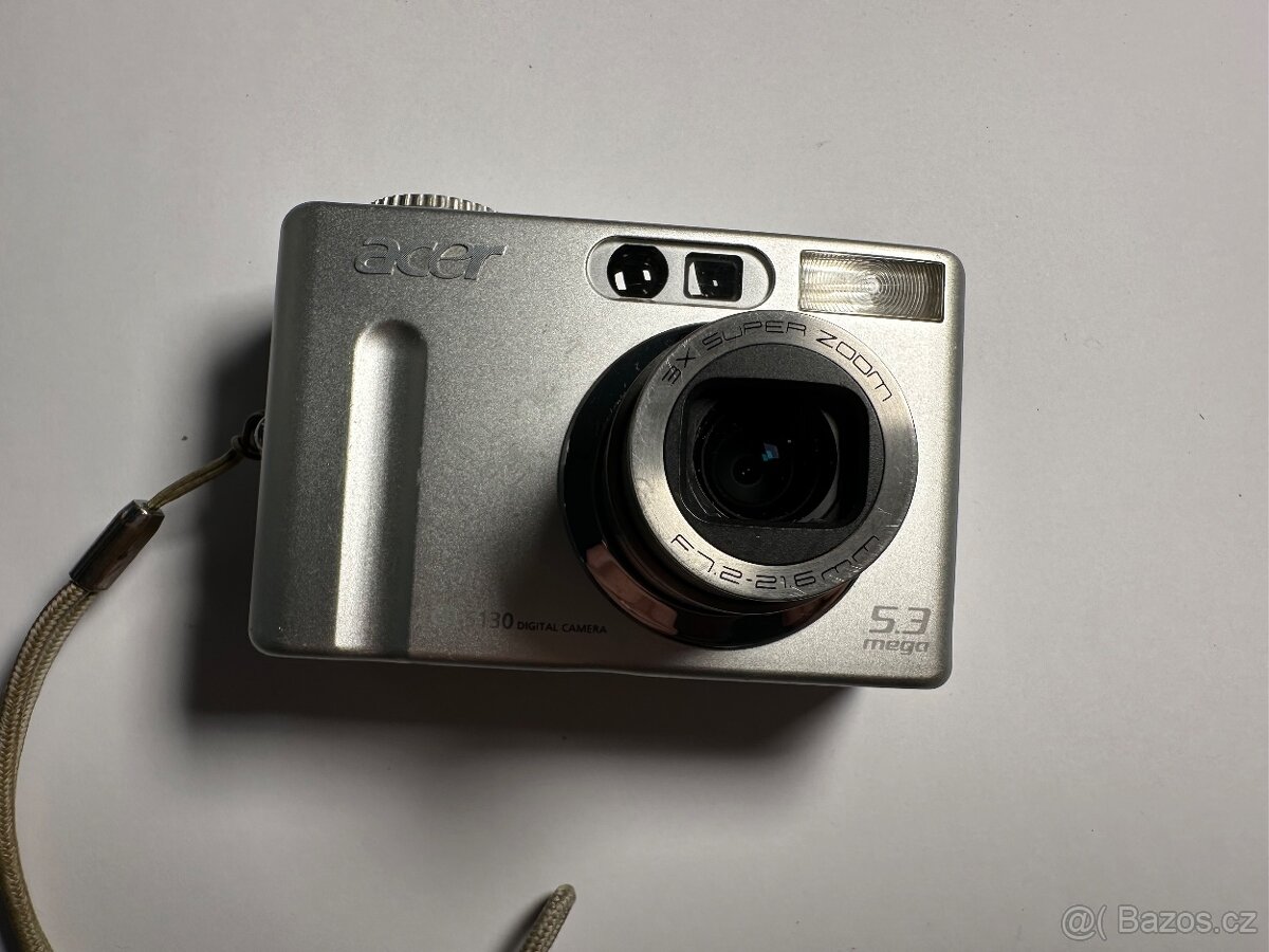 Retro digitální fotoaparát Acer - 2