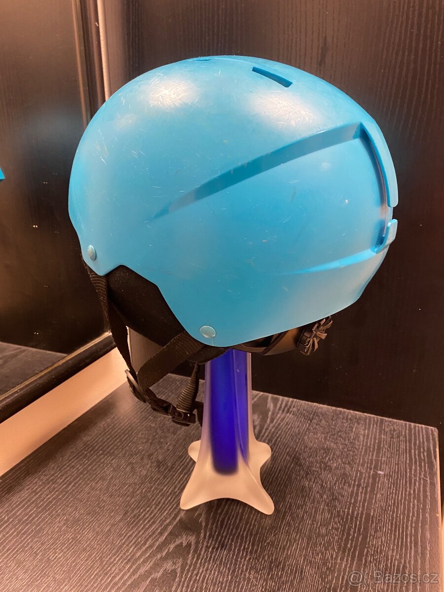 přilba na lyže nebo na brusle - 2