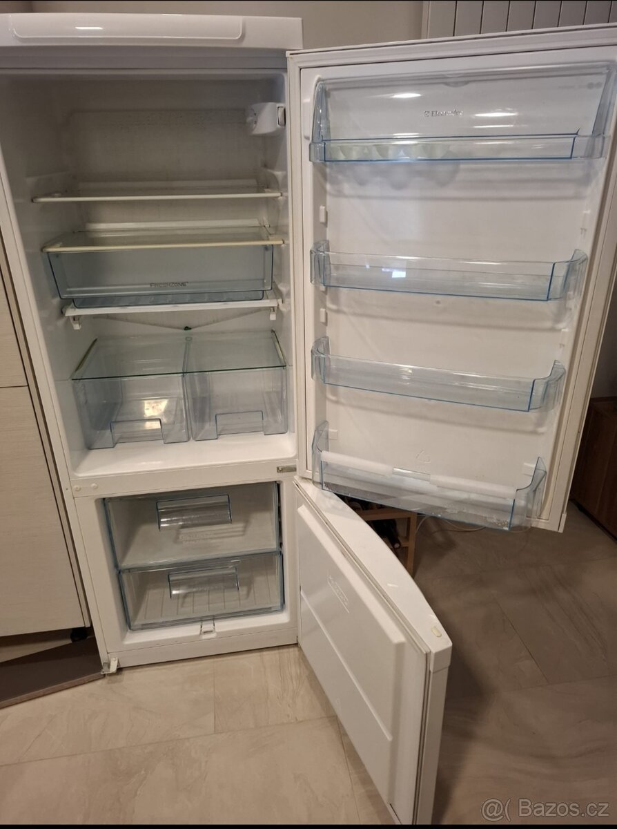 Electrolux SpacePlus lednice s mrazakem - 2