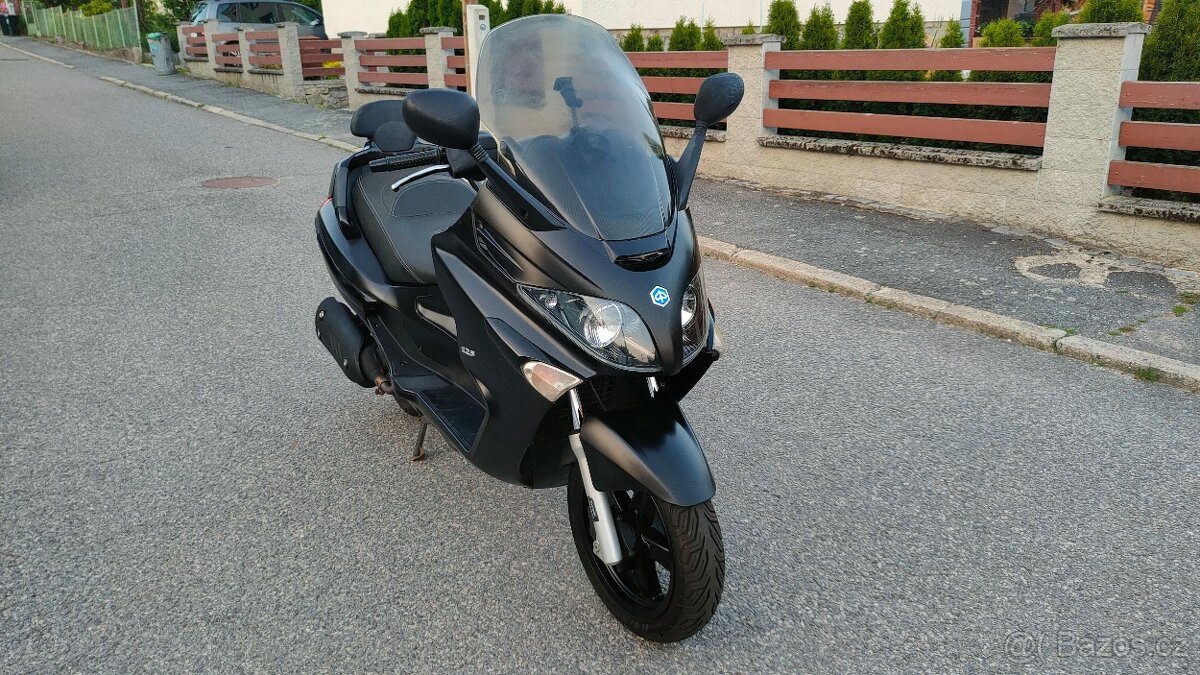 Piaggio Xevo 125 - 2