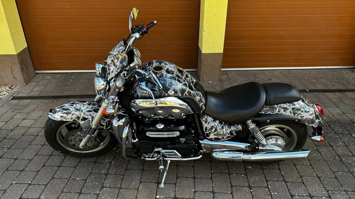 Triumph Rocket III Clasic - 2