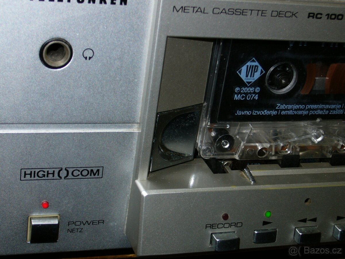 Pěkný a krásný kazetový magnetofon Grundig RC-100. - 2