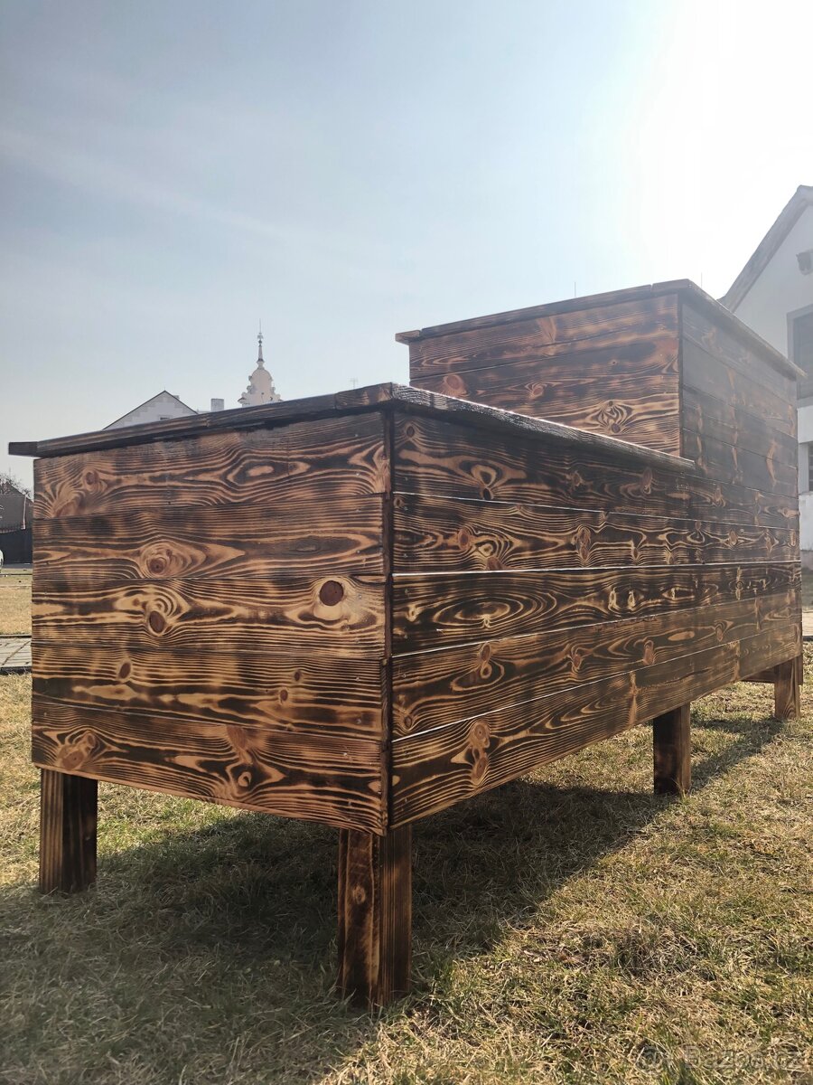 Vyvýšený květináč - 2