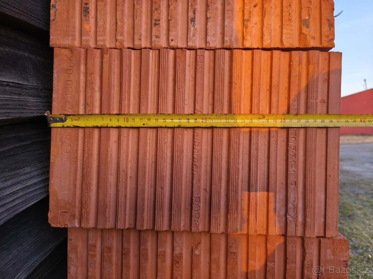 Prodám cihly Porotherm. - 2