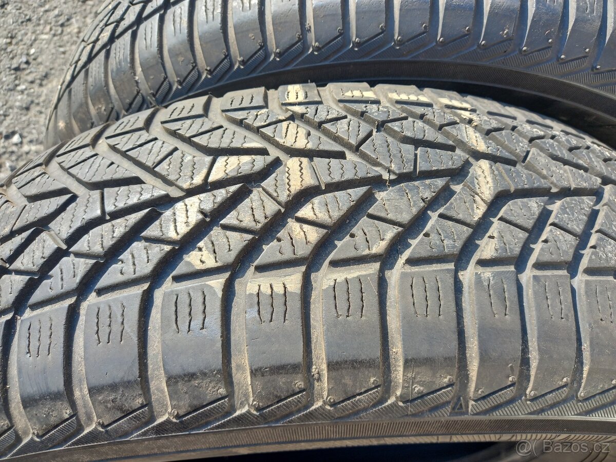 Prodám zimní pneu 215/80 r15 - 2