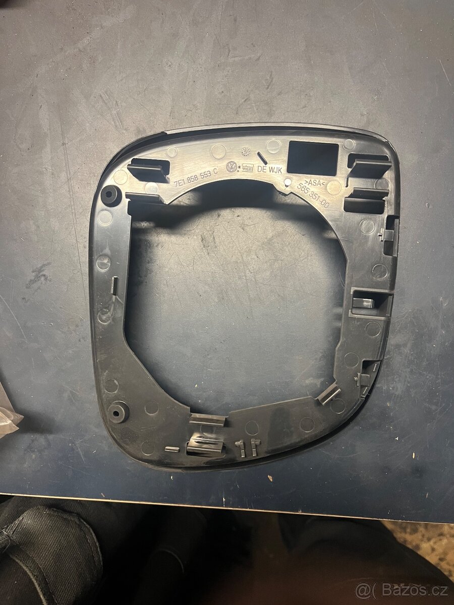 Rámeček zrcátka VW T5 - 2